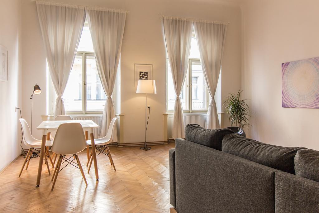 Mighty Prague Apartments Truhlarska מראה חיצוני תמונה