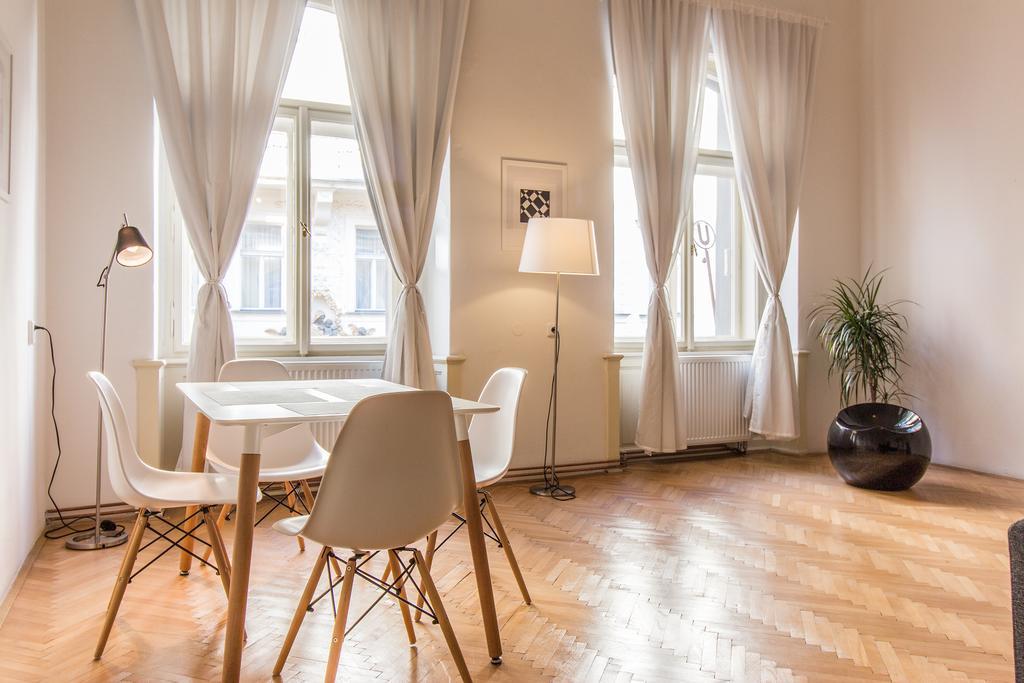 Mighty Prague Apartments Truhlarska מראה חיצוני תמונה