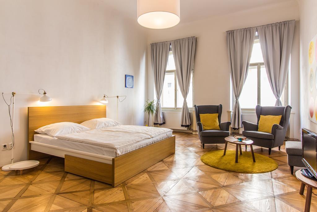 Mighty Prague Apartments Truhlarska מראה חיצוני תמונה